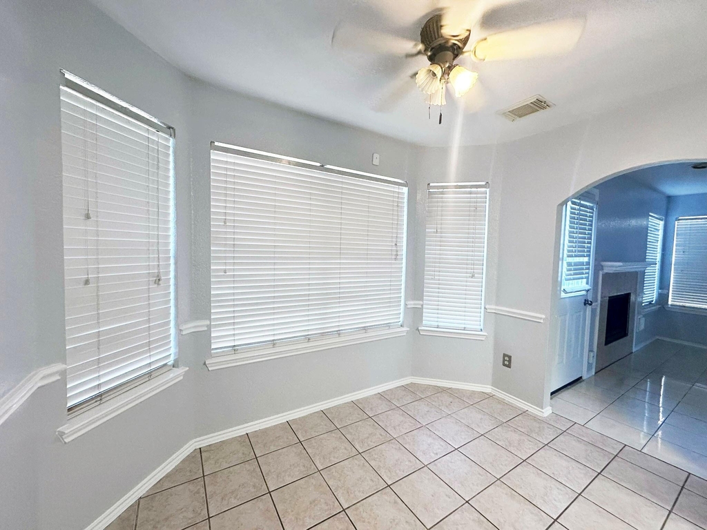 15522 Baxter Avenue - Photo 8