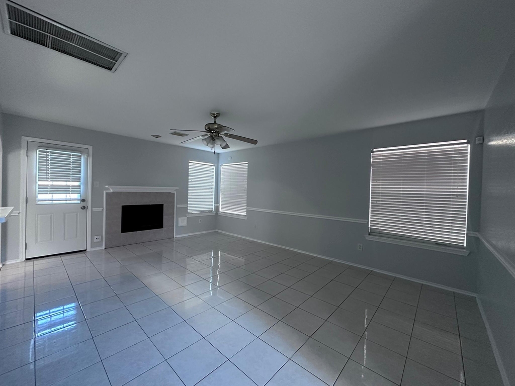 15522 Baxter Avenue - Photo 2