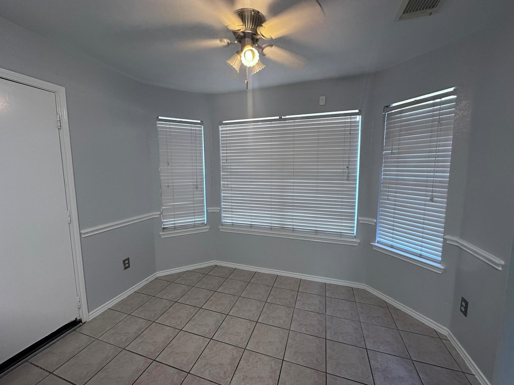 15522 Baxter Avenue - Photo 9