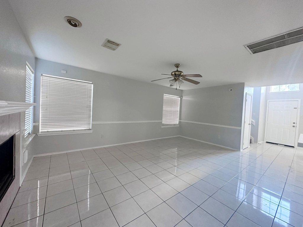 15522 Baxter Avenue - Photo 1