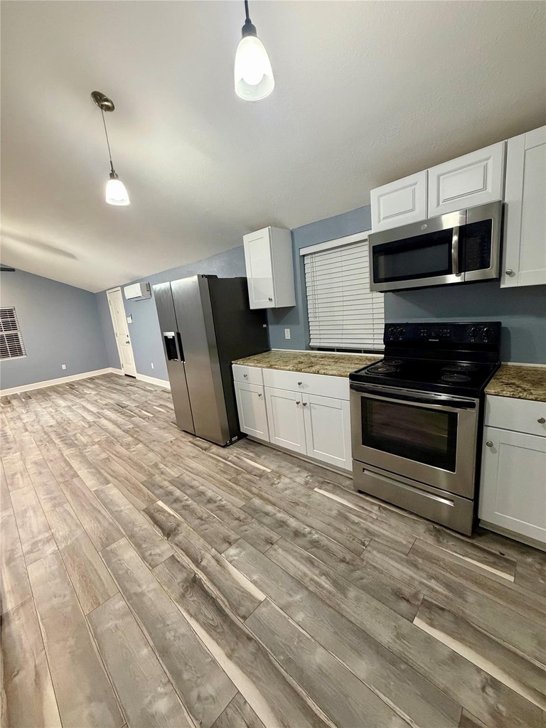 2322 Central Street - Photo 3