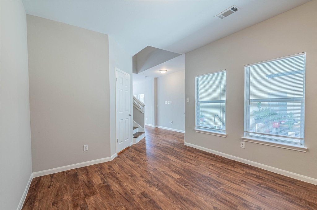 10061 Sharpton Drive - Photo 4