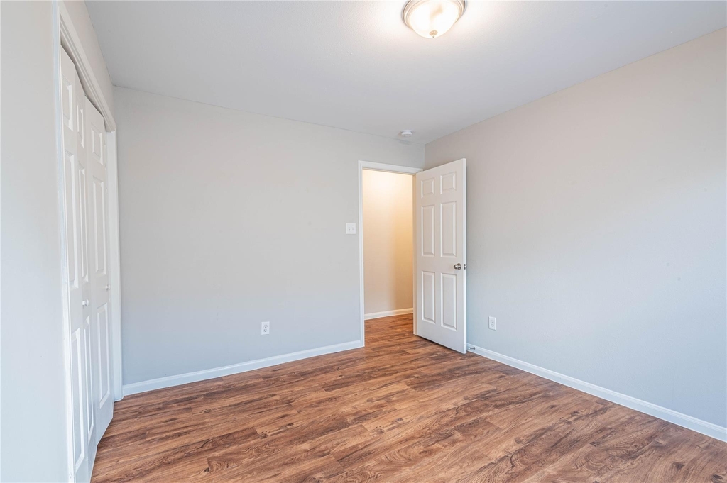 10061 Sharpton Drive - Photo 11