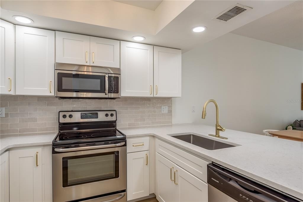 320 Island Way - Photo 26