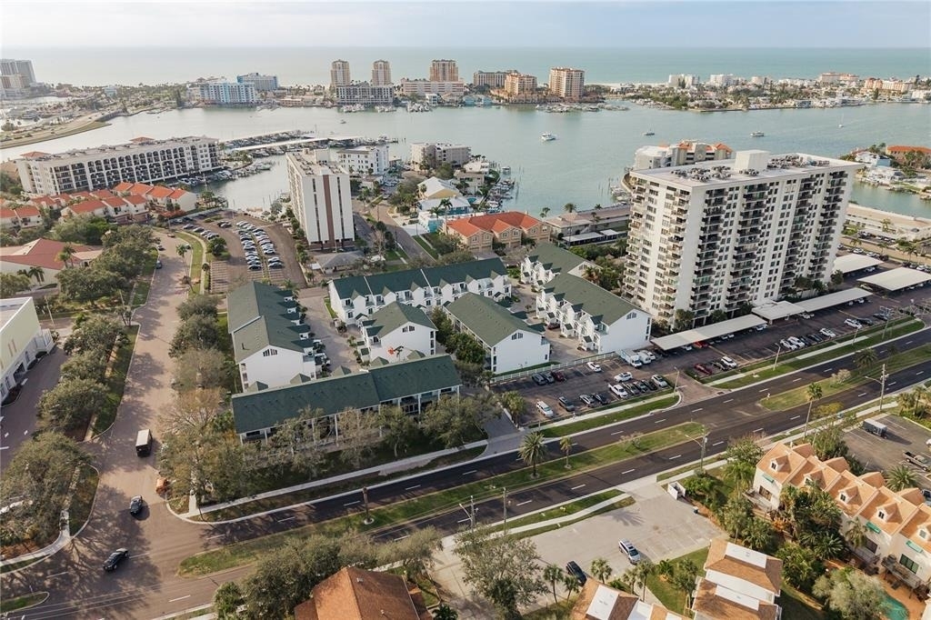 320 Island Way - Photo 2
