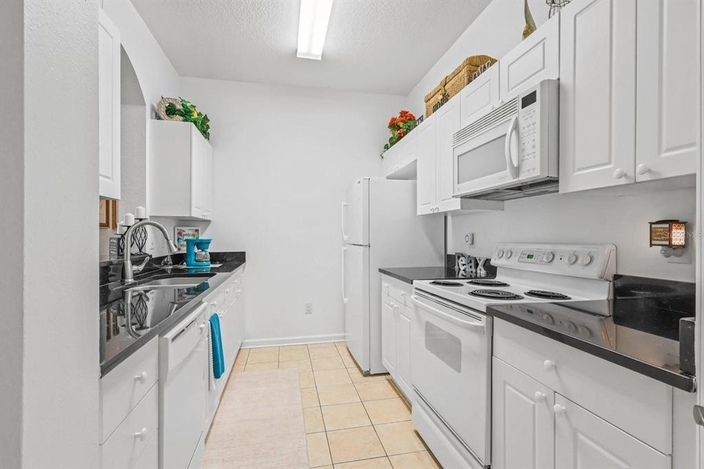 2310 Silver Palm Drive - Photo 5