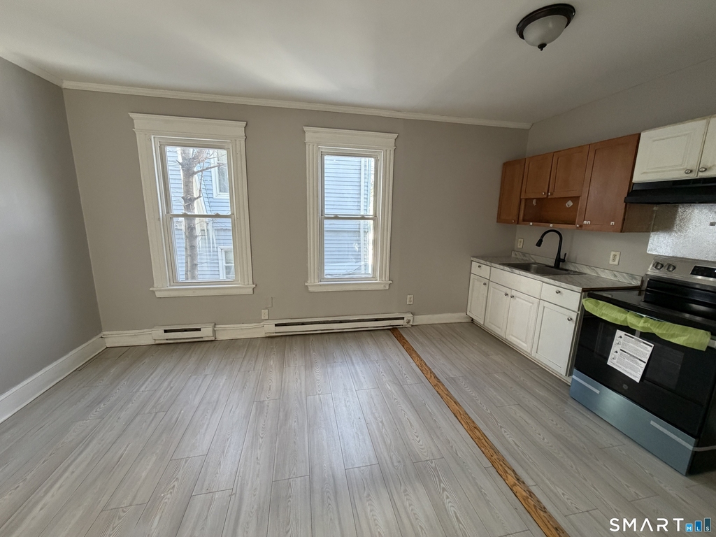 143 Congress Avenue - Photo 2