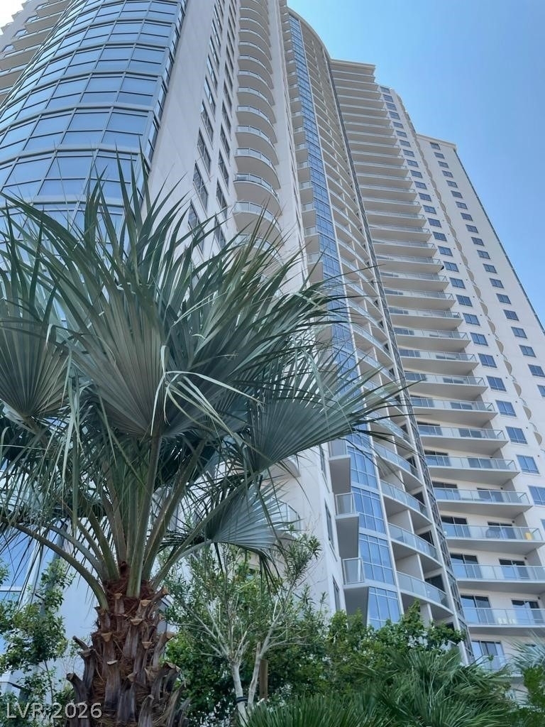 200 W Sahara Avenue - Photo 1