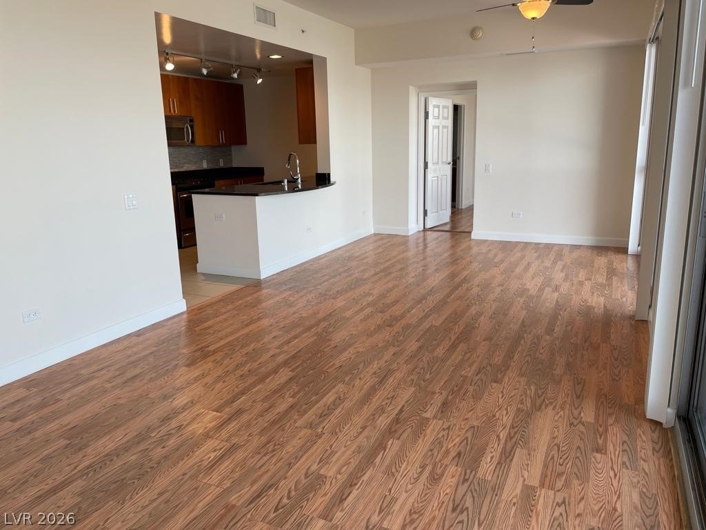 200 W Sahara Avenue - Photo 4