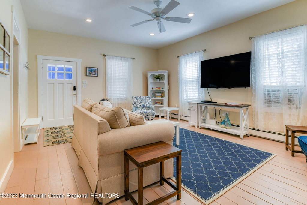 18 Abbott Avenue - Photo 10