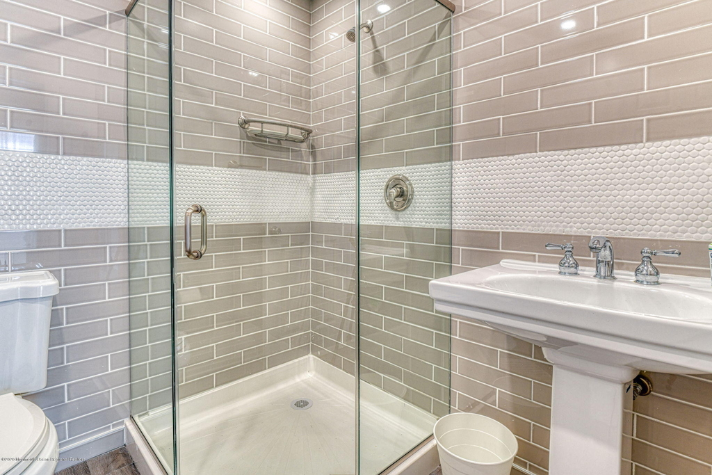 18 Abbott Avenue - Photo 23
