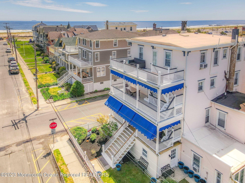 18 Abbott Avenue - Photo 1