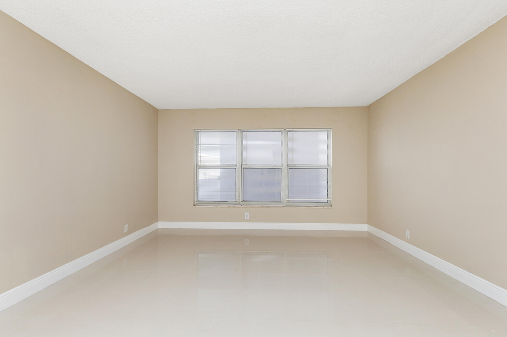 405 N Ocean Boulevard - Photo 21