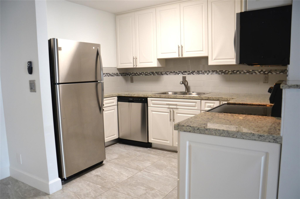 6247 Bay Club Drive - Photo 4