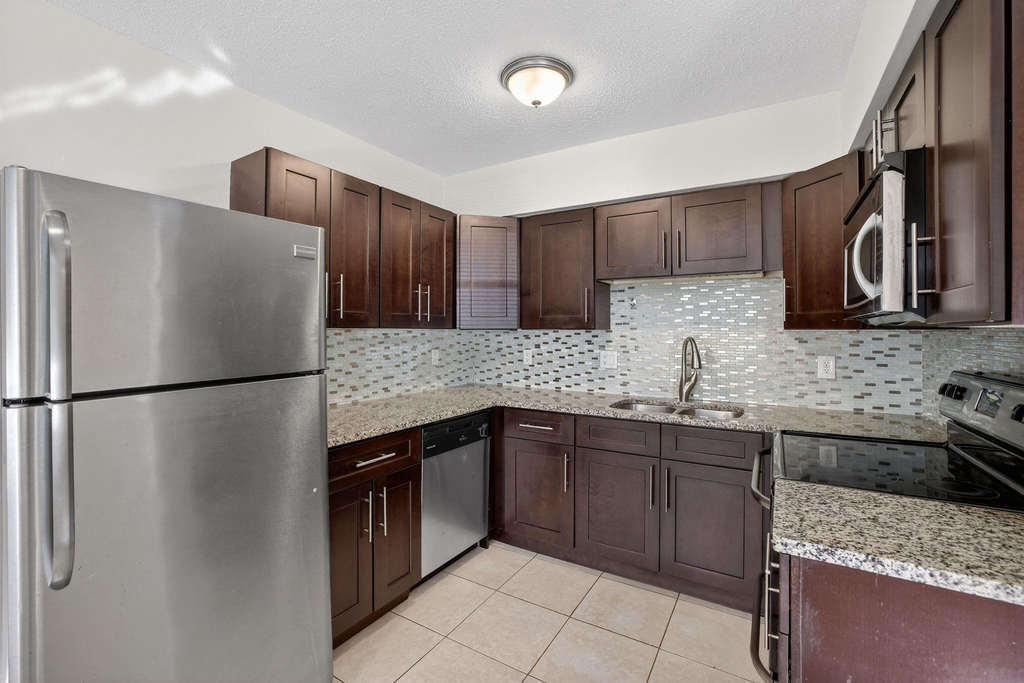 2500 Sw 18th Terrace - Photo 7