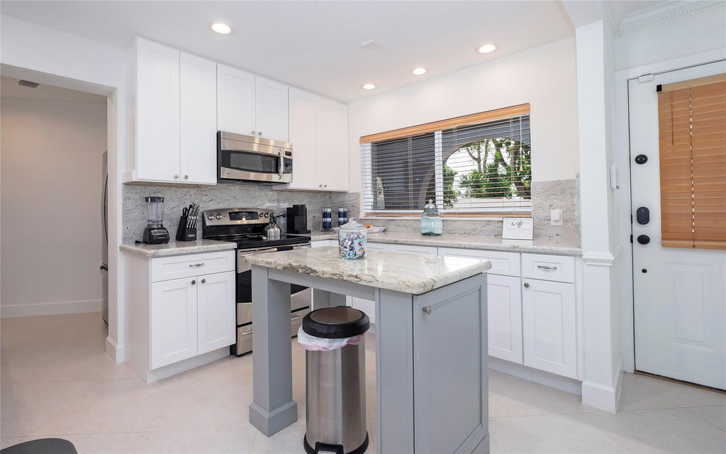 1240 Sw 13th Circle - Photo 10