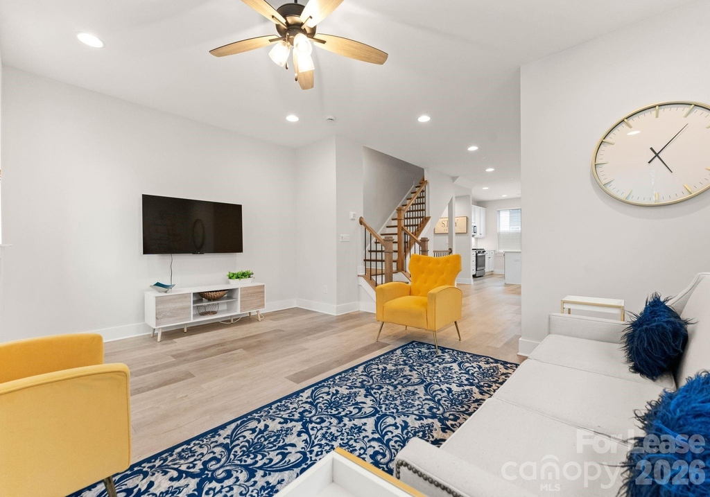648 W End Drive - Photo 28