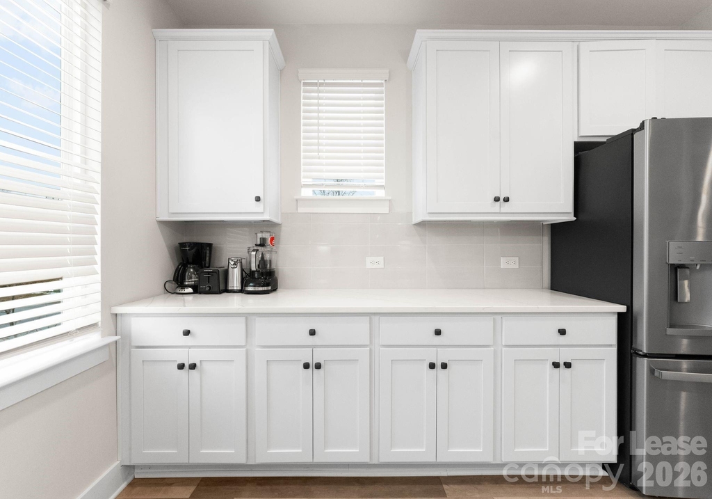 648 W End Drive - Photo 19