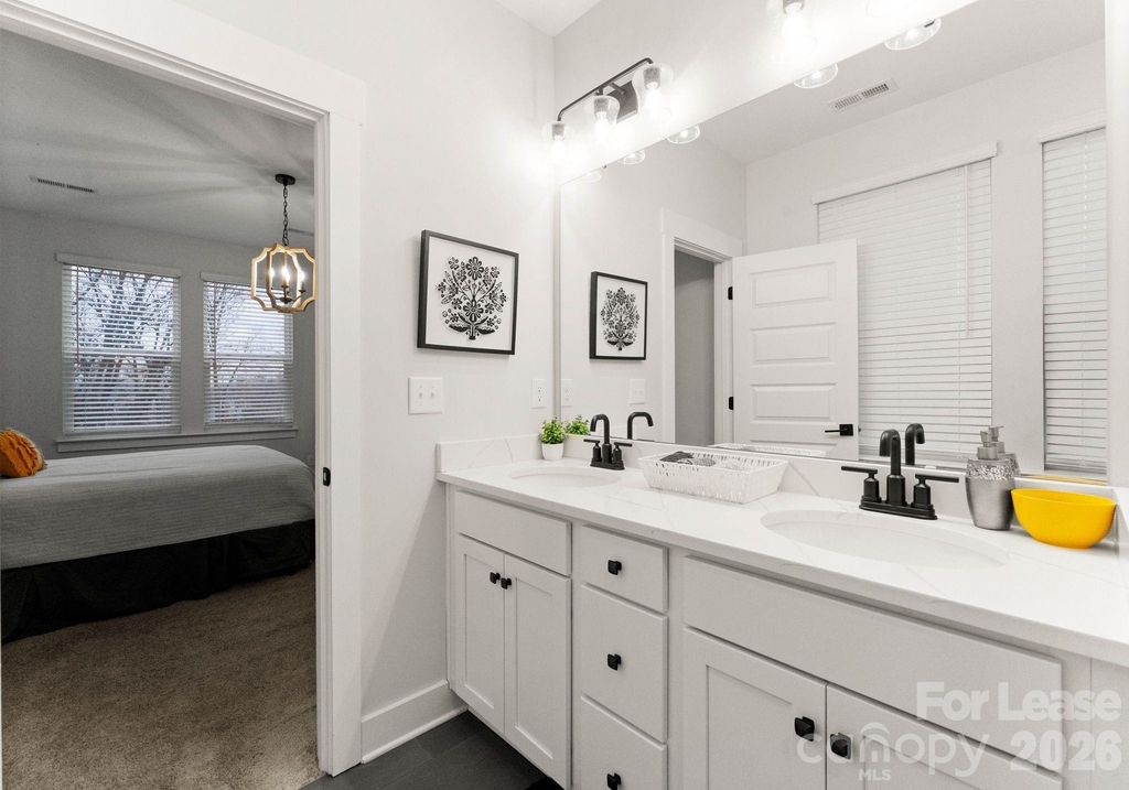 648 W End Drive - Photo 34