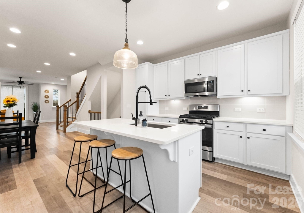 648 W End Drive - Photo 15
