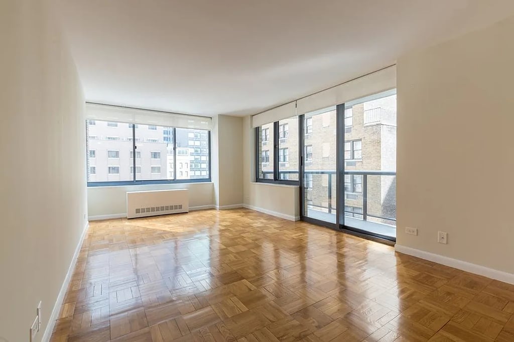 West 48th Street - Photo 0