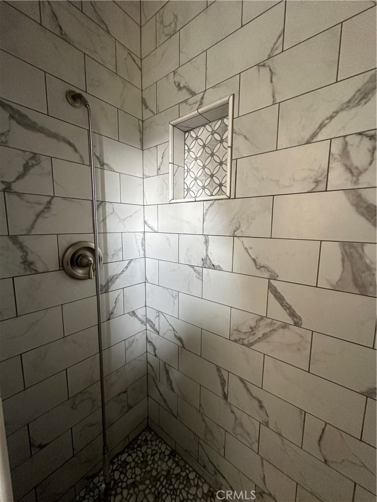 1054 N Euclid - Photo 6