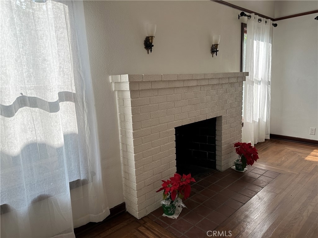 1054 N Euclid - Photo 19