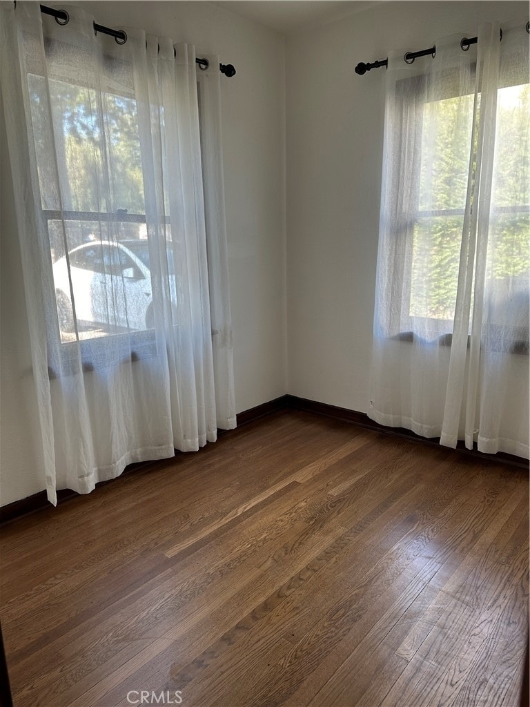 1054 N Euclid - Photo 17