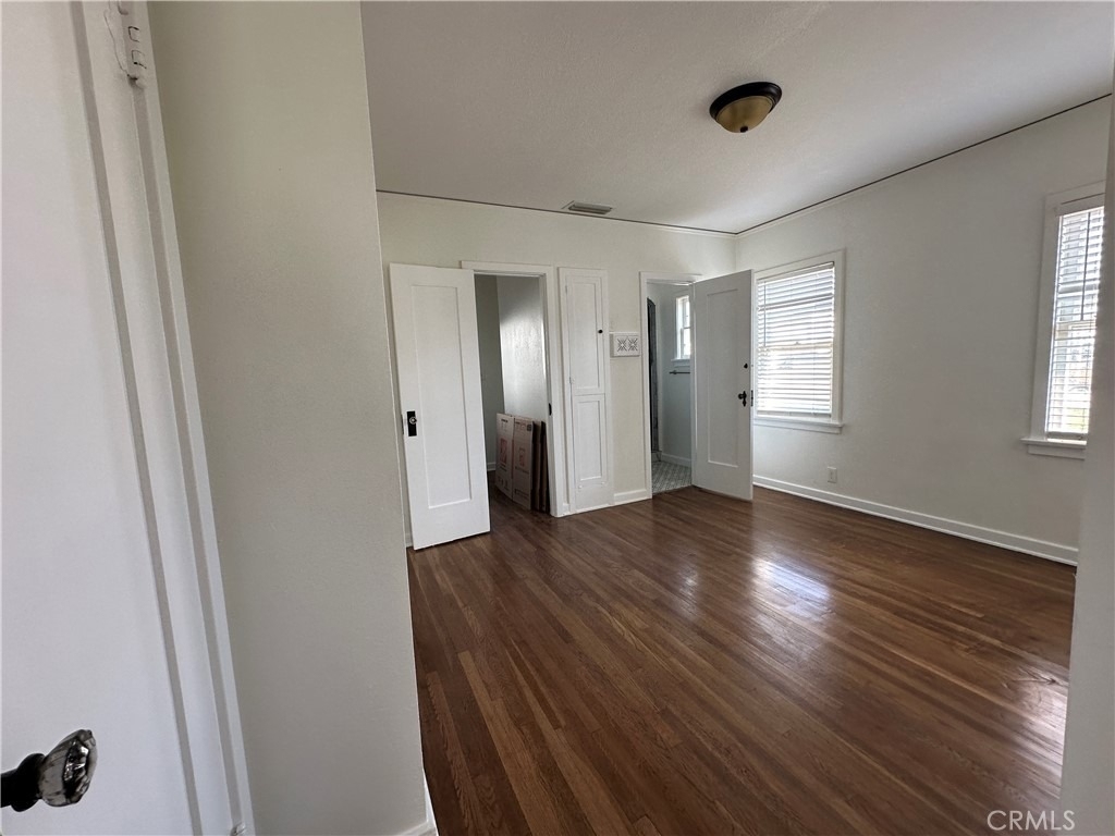 1054 N Euclid - Photo 7