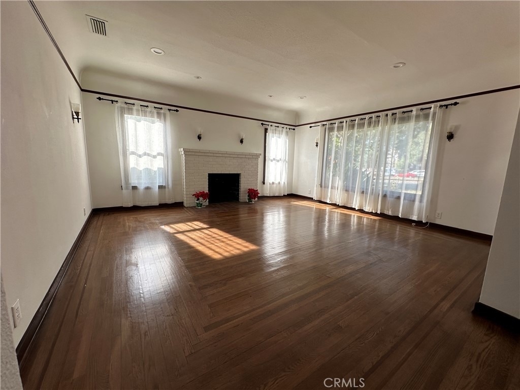 1054 N Euclid - Photo 21