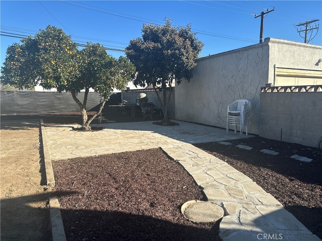 1054 N Euclid - Photo 24