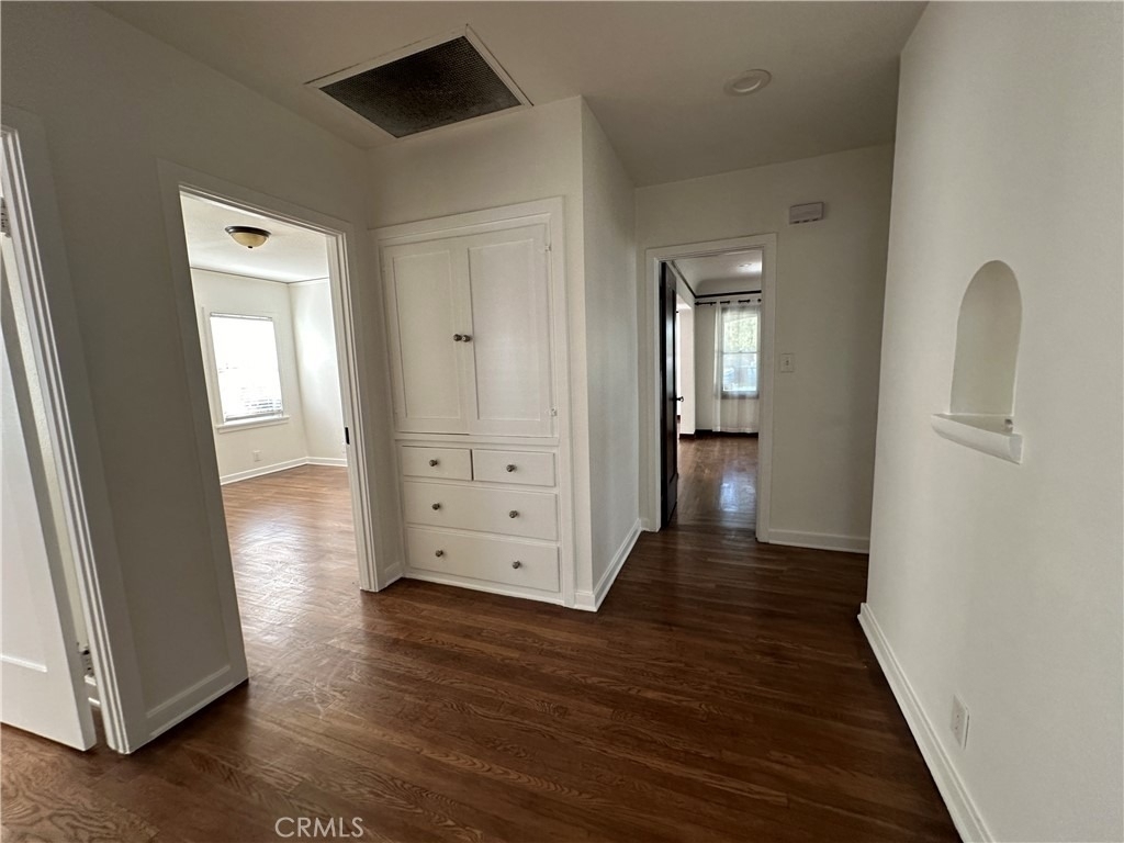 1054 N Euclid - Photo 10