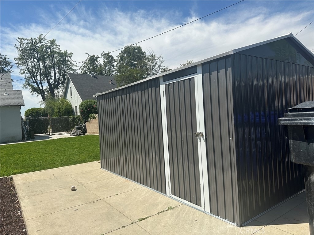 1054 N Euclid - Photo 27