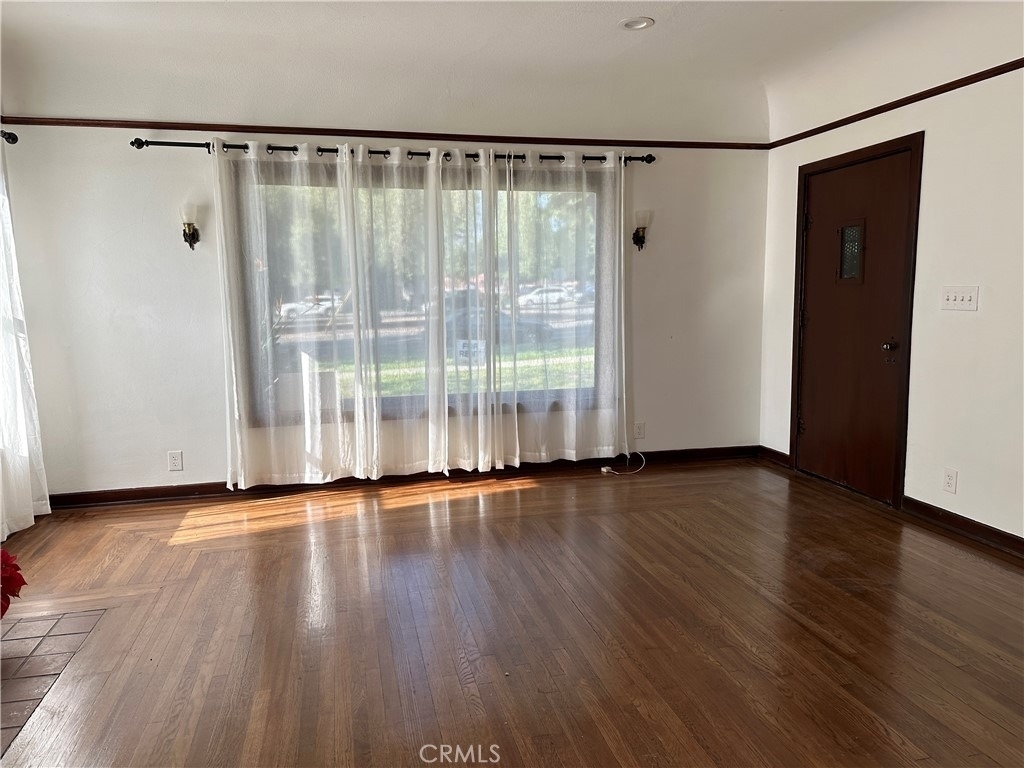 1054 N Euclid - Photo 18