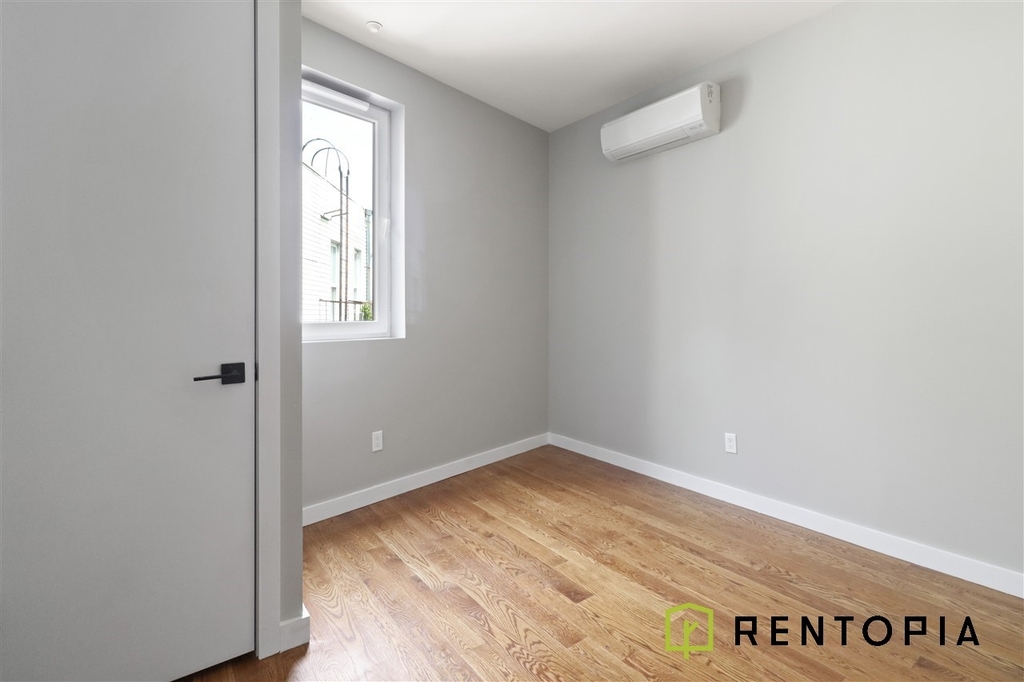 842 Flushing Avenue - Photo 6