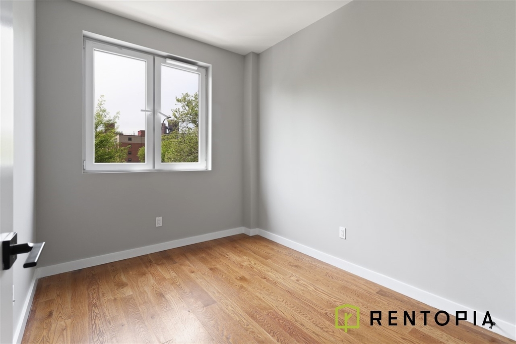 842 Flushing Avenue - Photo 5