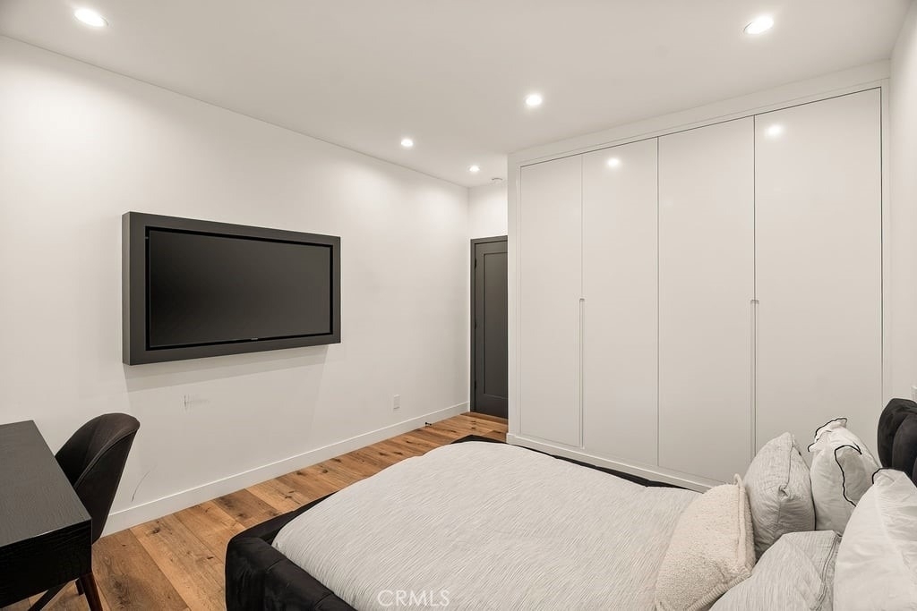 5332 Natick Ave. - Photo 9