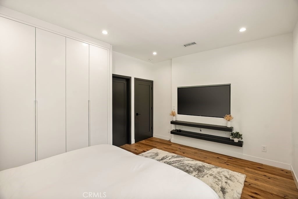 5332 Natick Ave. - Photo 7