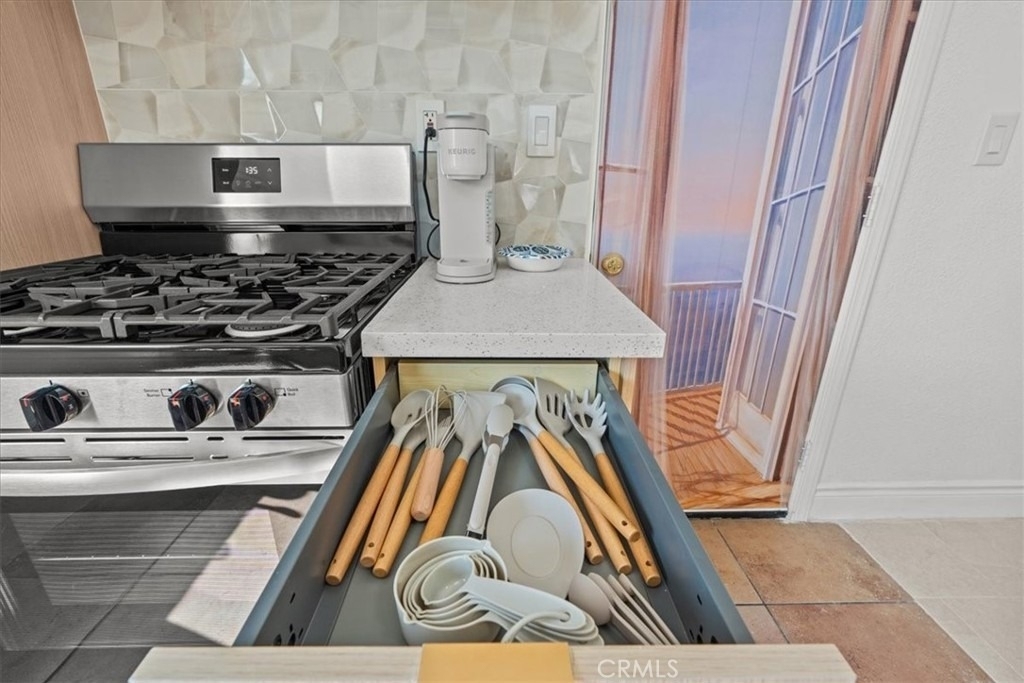 1095 Bonita Street - Photo 8