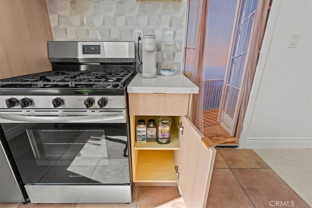 1095 Bonita Street - Photo 7