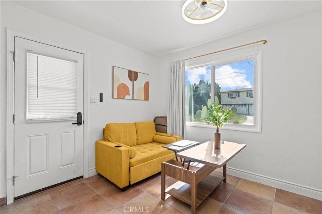 1095 Bonita Street - Photo 3