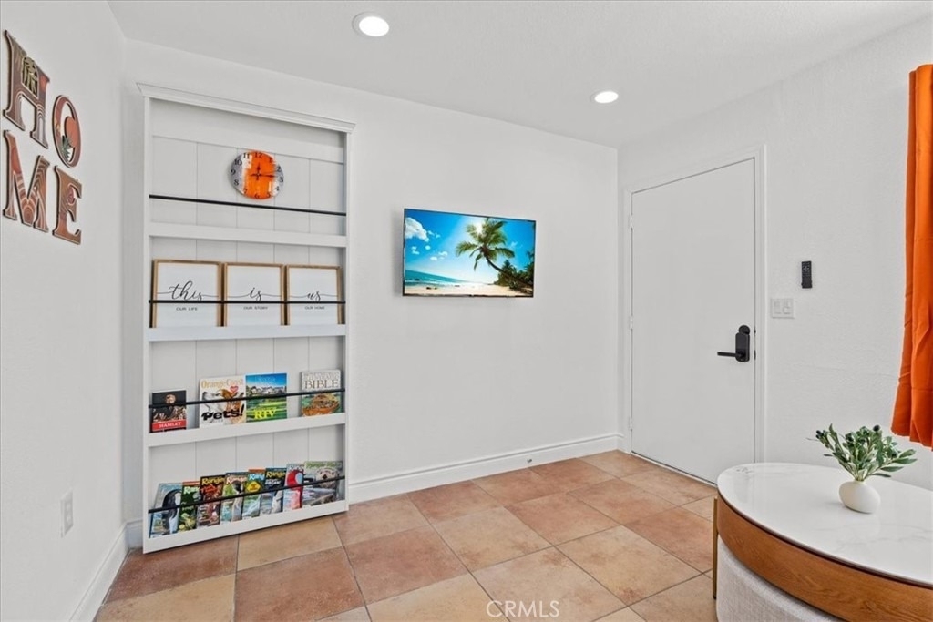 1095 Bonita Street - Photo 7