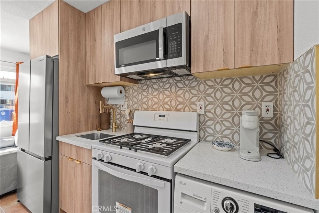1095 Bonita Street - Photo 9
