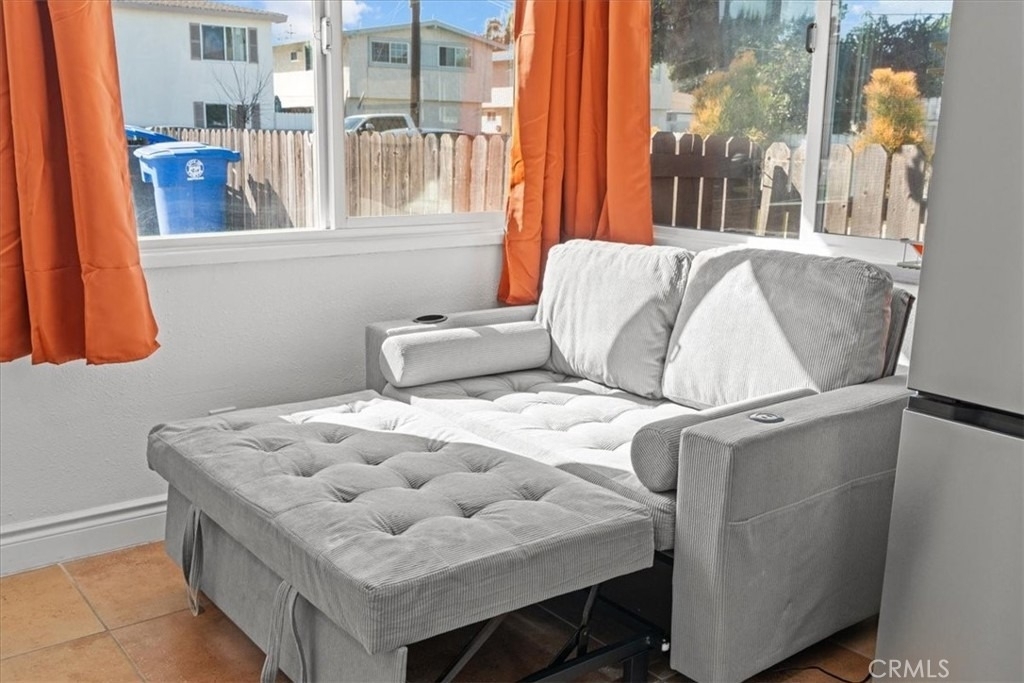 1095 Bonita Street - Photo 6
