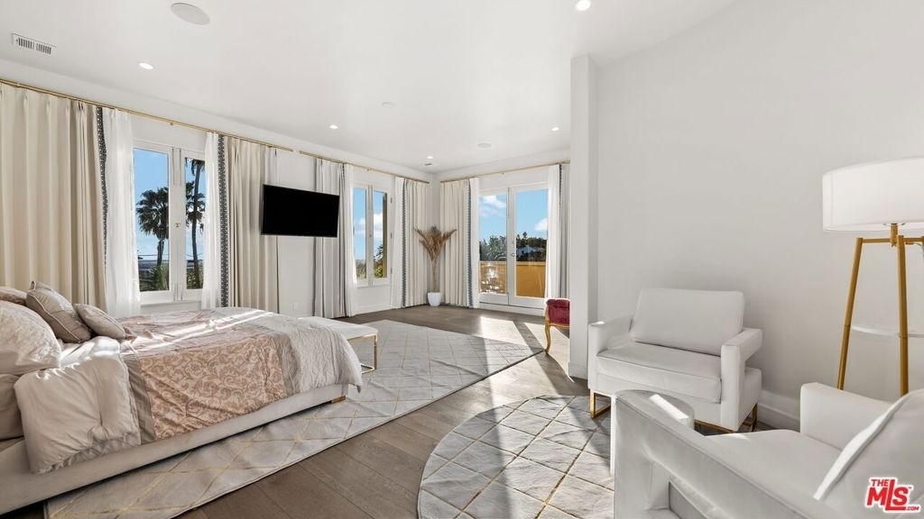 1368 Doheny Place - Photo 5