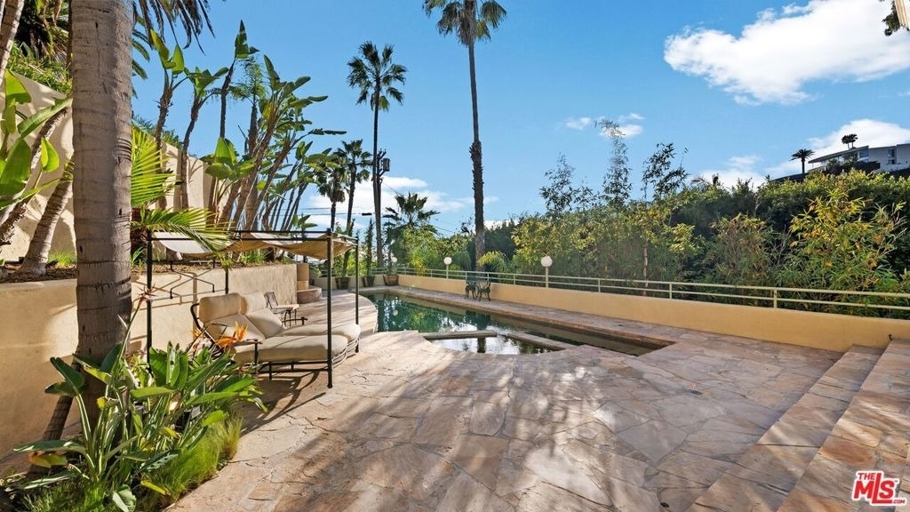 1368 Doheny Place - Photo 17
