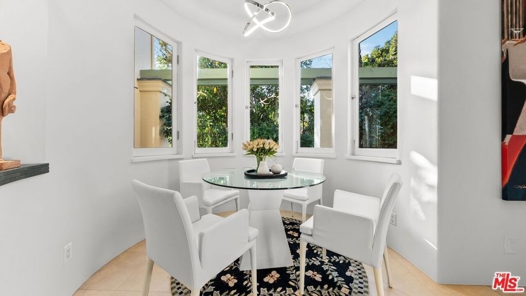 1368 Doheny Place - Photo 32