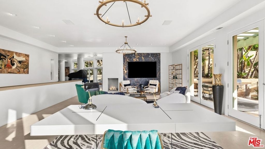 1368 Doheny Place - Photo 3