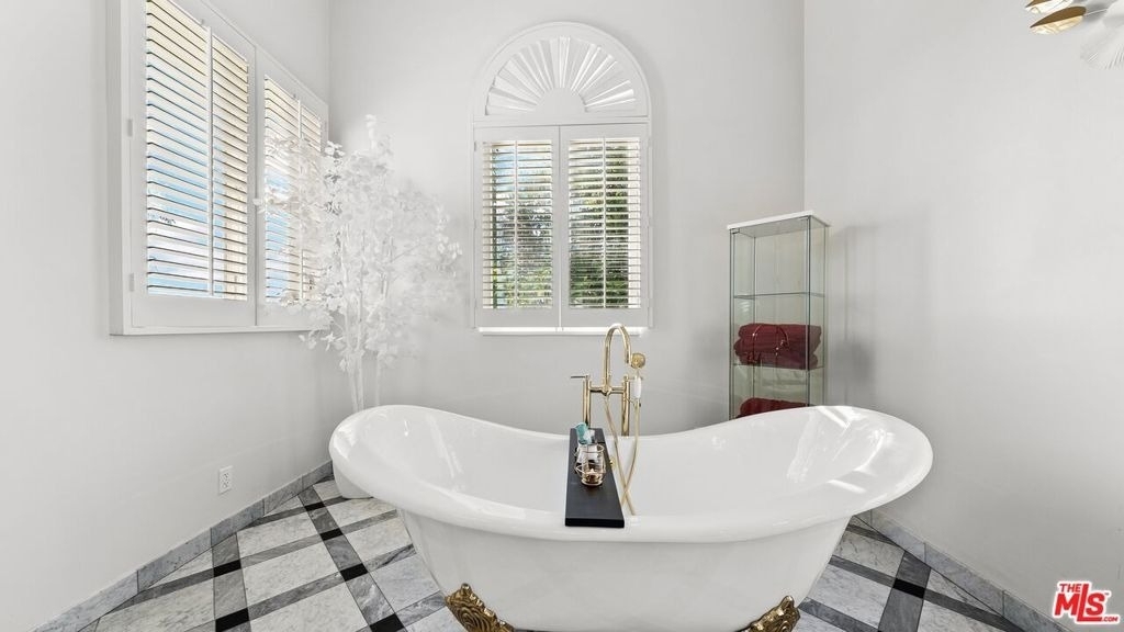 1368 Doheny Place - Photo 27