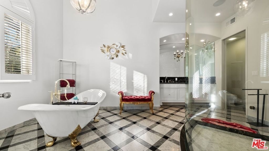 1368 Doheny Place - Photo 6